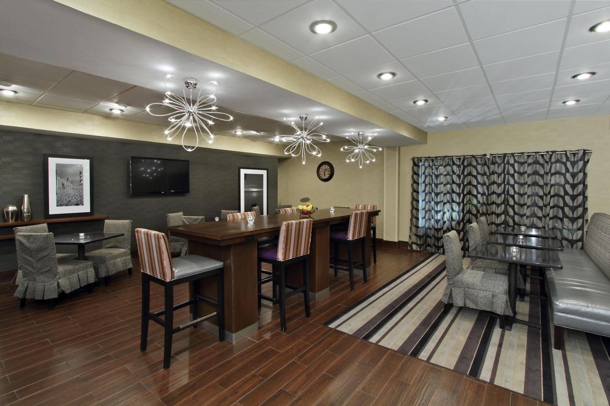 Hampton Inn Ashtabula Austinburg Bagian luar foto